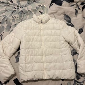 Girls White Puffer winter jacket. Used. Worn occasionally but not really.